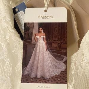 Pronovias Superba Wedding Dress size 12